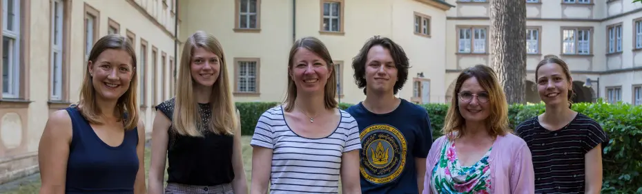 Foto des Lehrstuhlteams mit Lena Janneck, Jana Hock, Kathrin Gies, Andreas Saffer, Margrit Seuling und Deborah Diethelm.