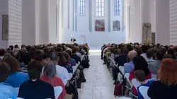 Publikum der Hegelwoche in der Aula